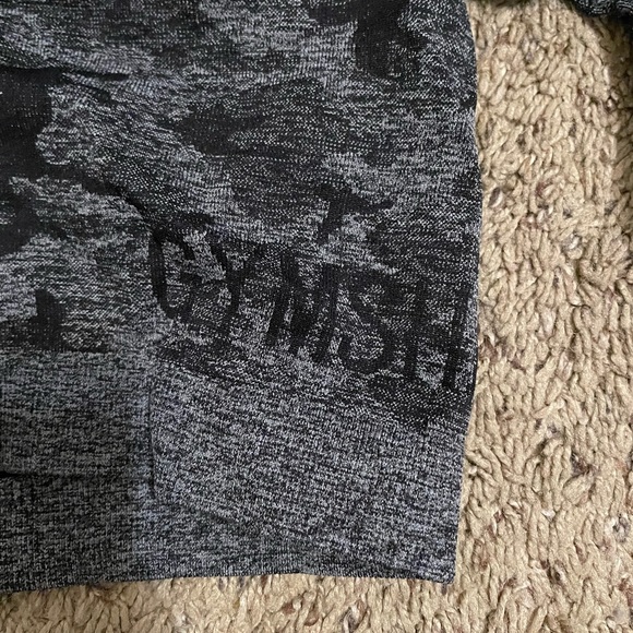 Gymshark camo longsleeve crop top - Picture 4 of 5